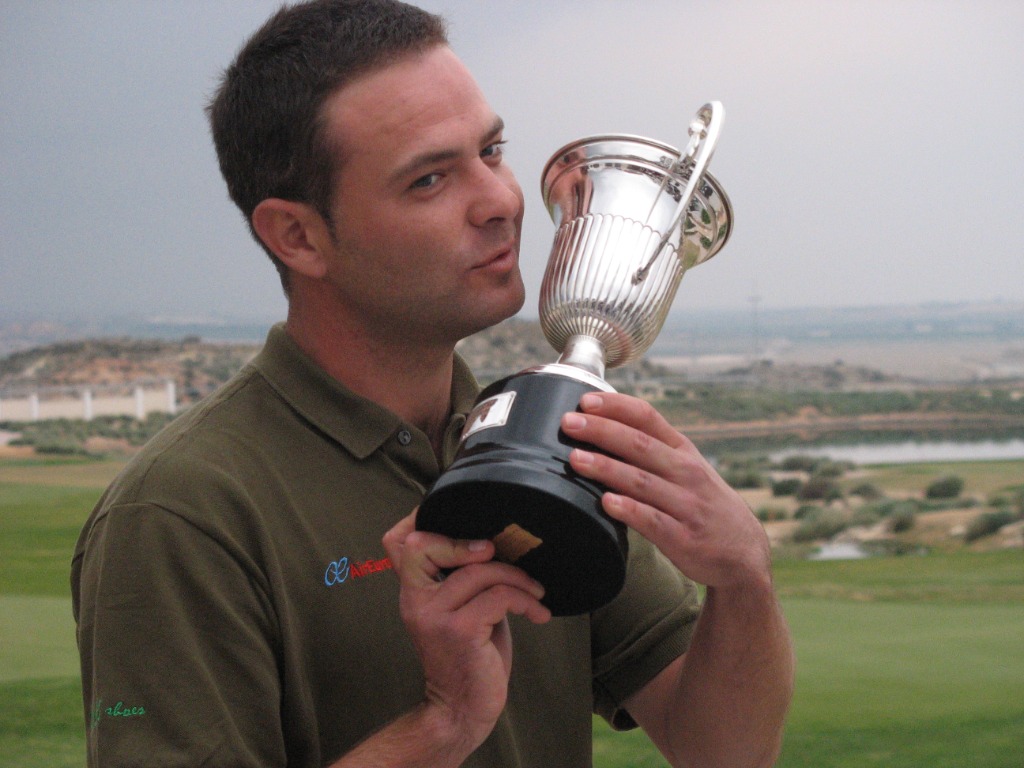 Sebi Kissing Trophy